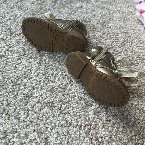 Gold Cat and Jack Boots - Picture 3 of 3